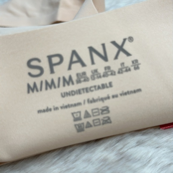 SPANX | Undie-tectable® Smoothing Thong in Soft Nude, Size M, NWT - Picture 6 of 12